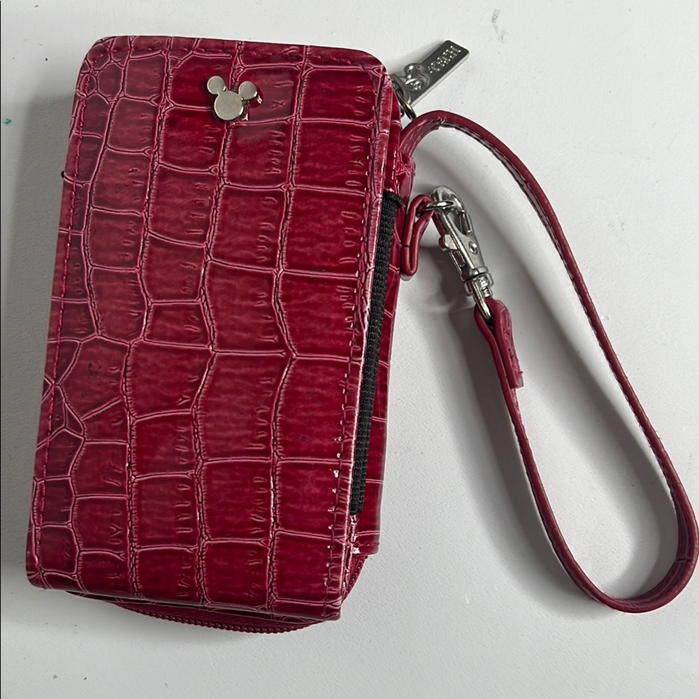 Disney Wristlet phone slot, 9 CC slits zip pocket License slot Red embossed EUC